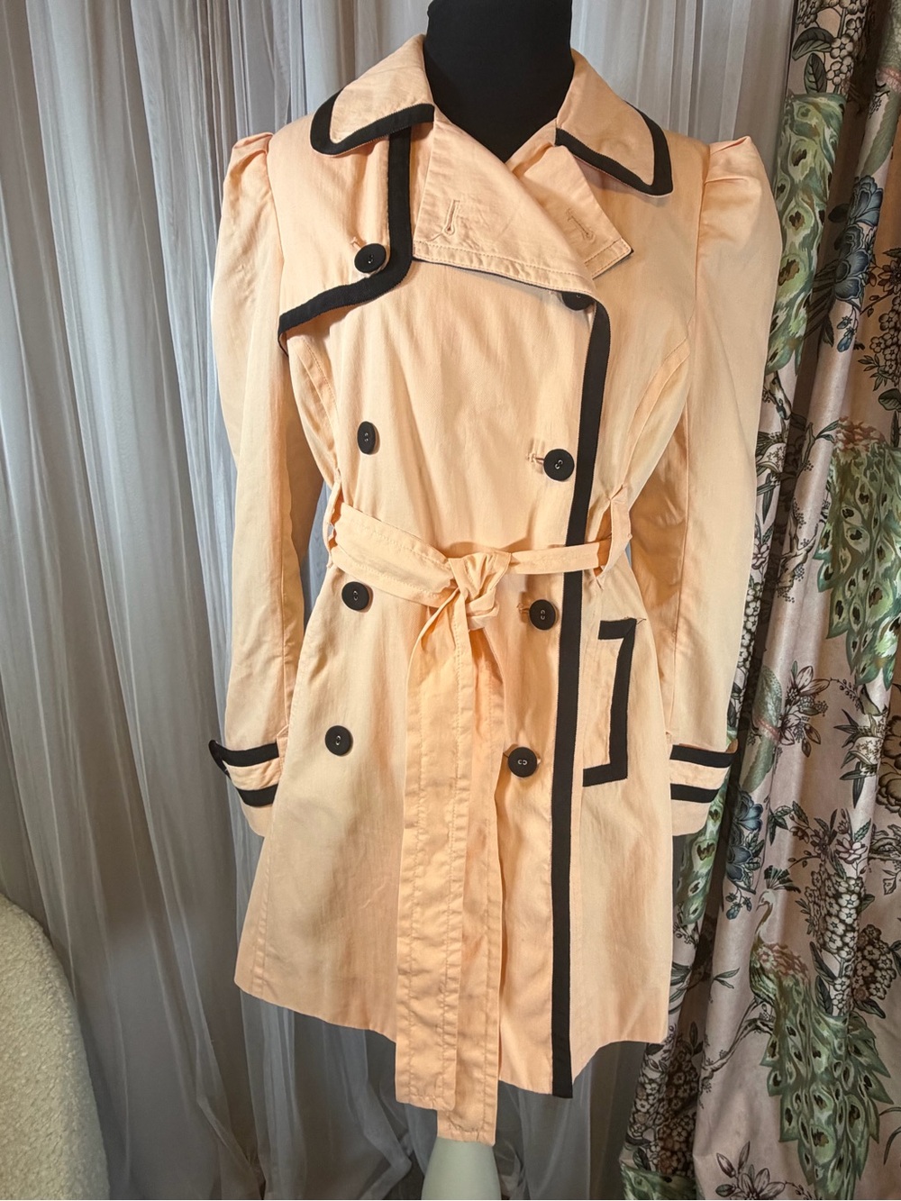 ✨ RARE Scream 4 Screen Accurate XXI Twist Trench Coat Peach Black Trim EUC